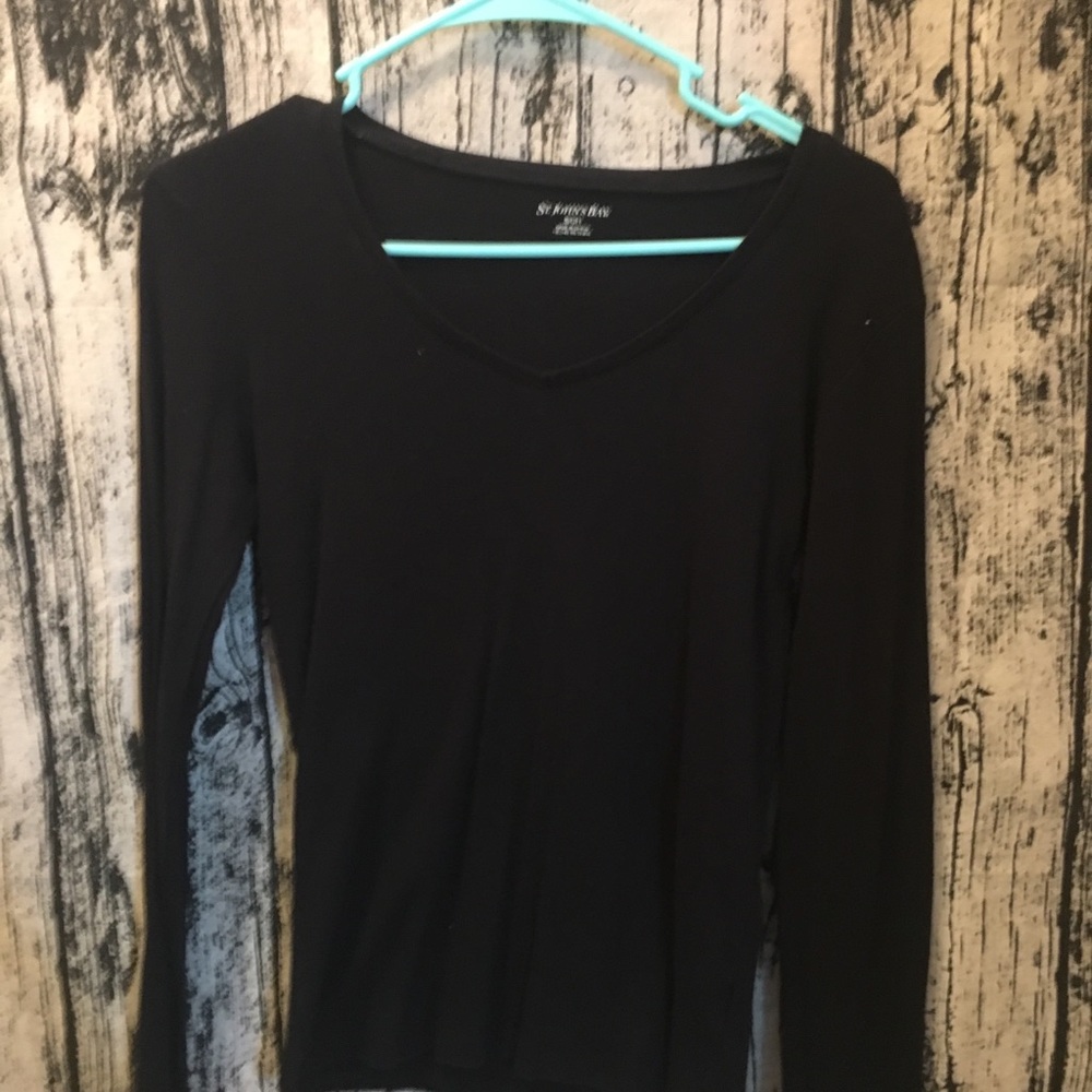 Black long Sleeve V Neck Tee